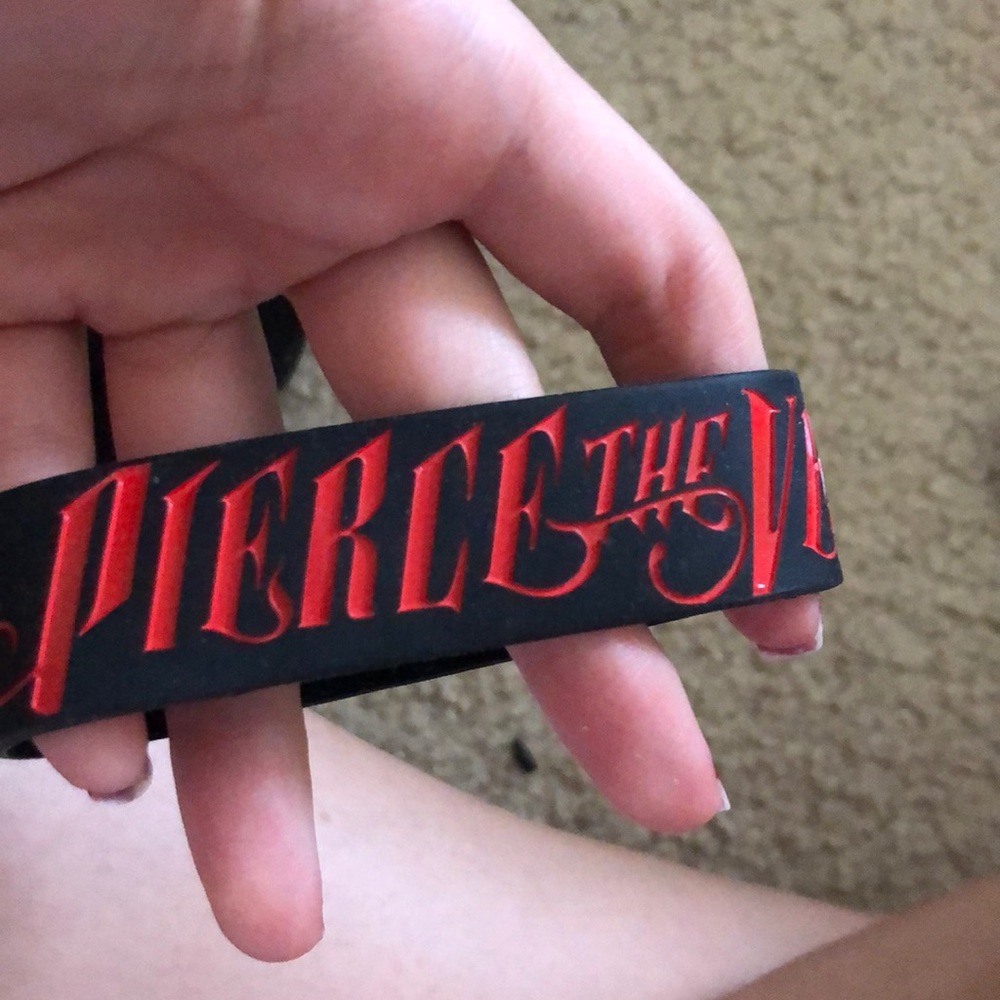 Pierce the veil